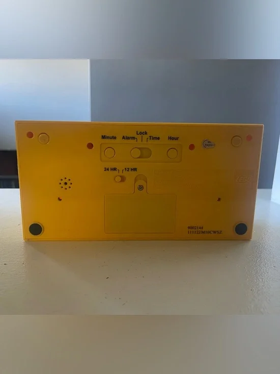 LEGO Brick Alarm Clock - Picture 4 of 6